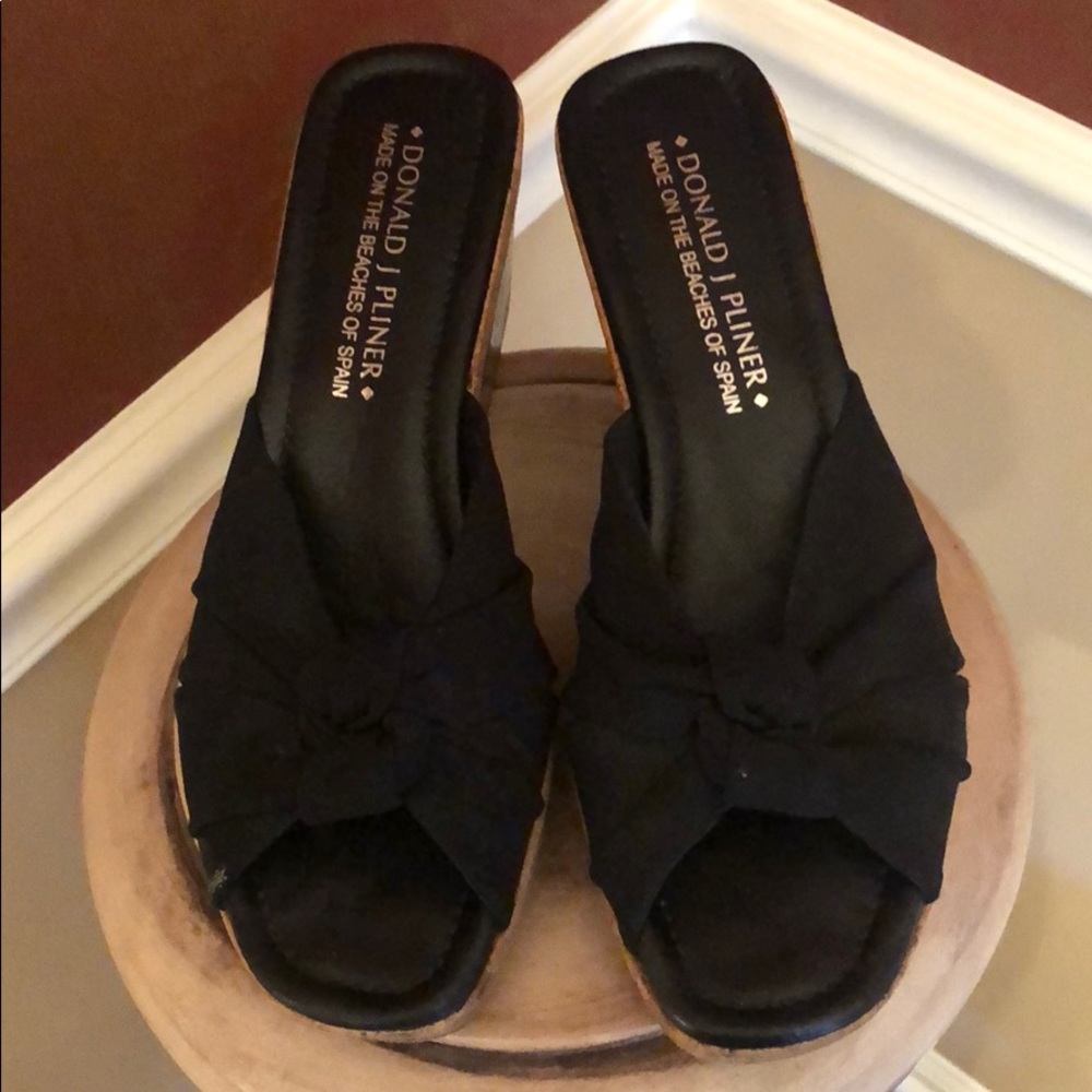Donald J Pliner Wedges size 7.5